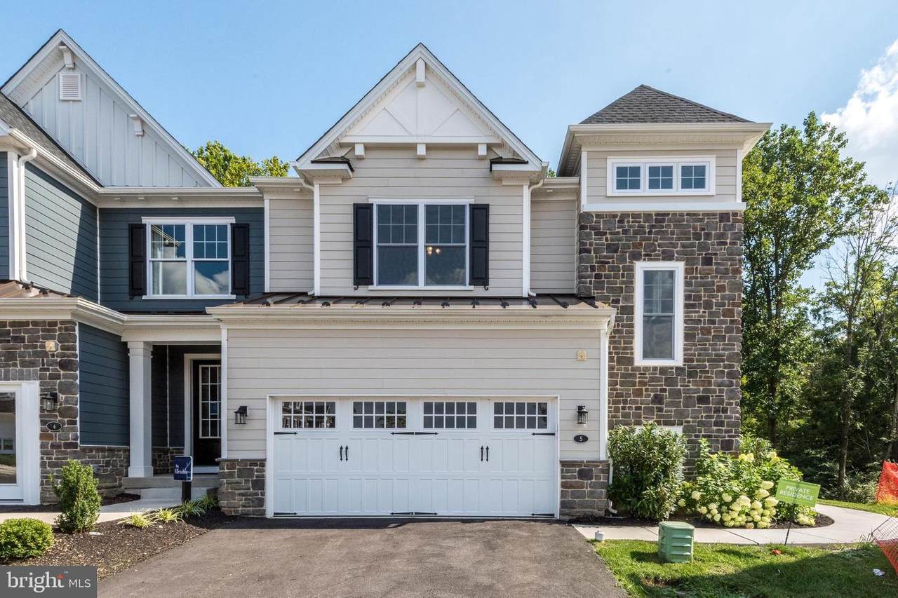 5 White Field Court - Photo 1
