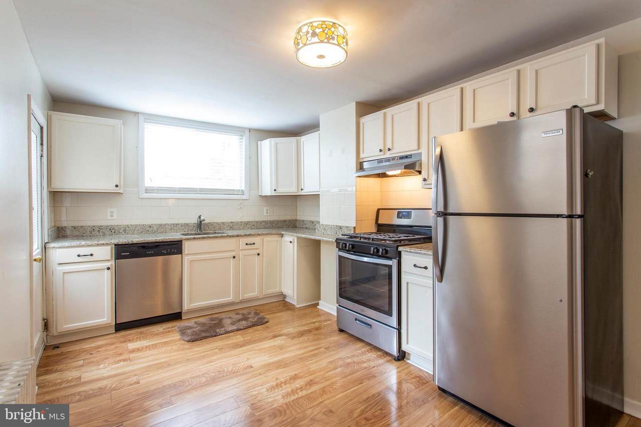 2410 Percy Street - Photo 1