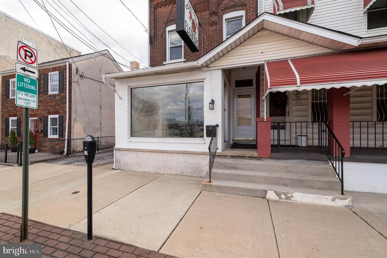 40 4TH Street - Photo 1