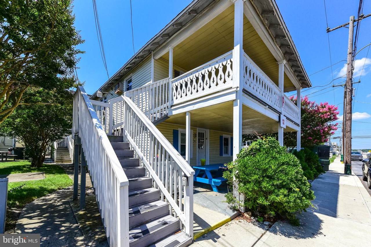 205 5TH Street - Photo 1