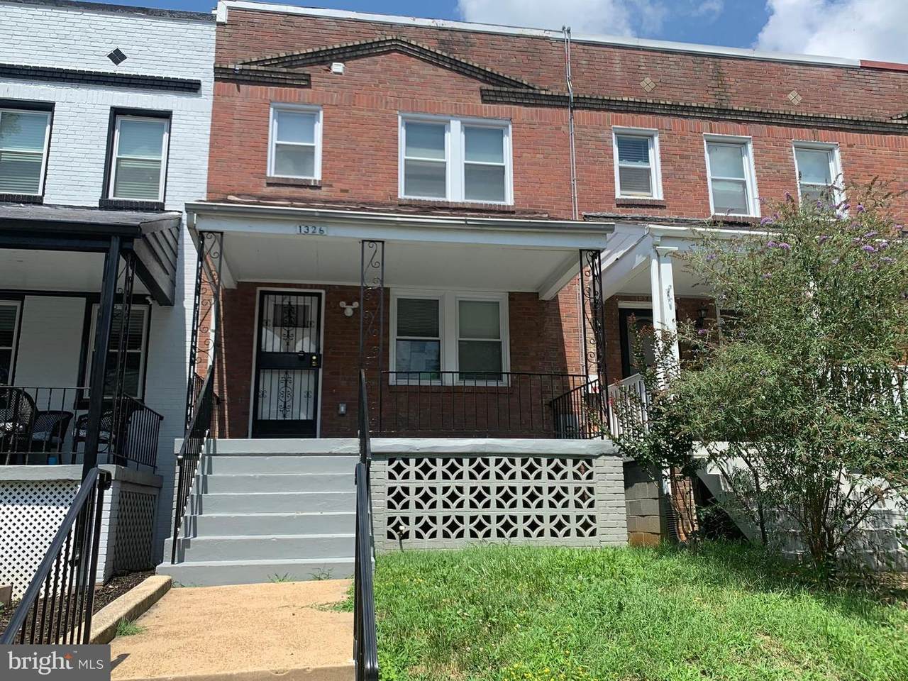 1326 Holbrook Street - Photo 1