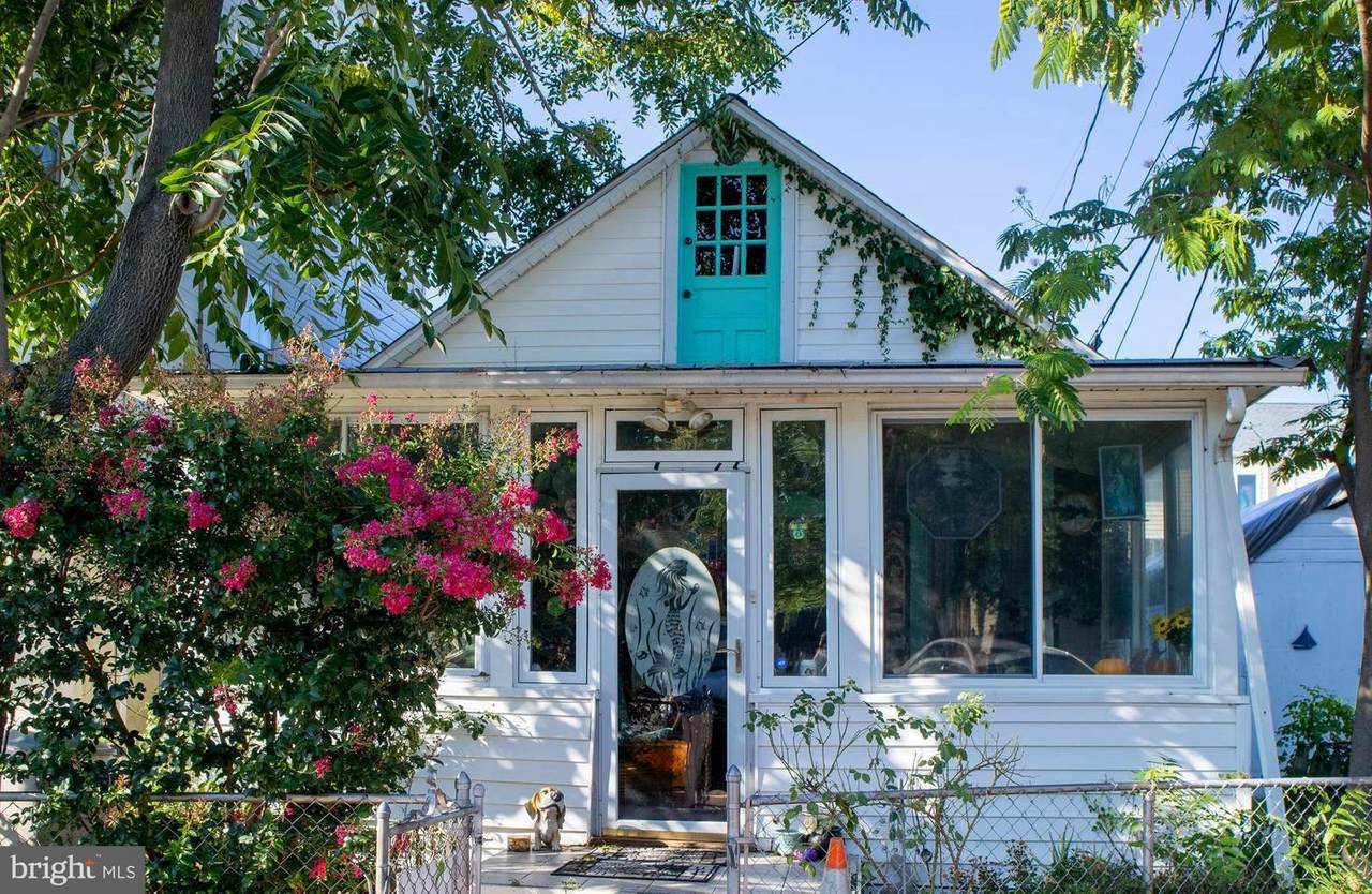 4138 7TH Street - Photo 1