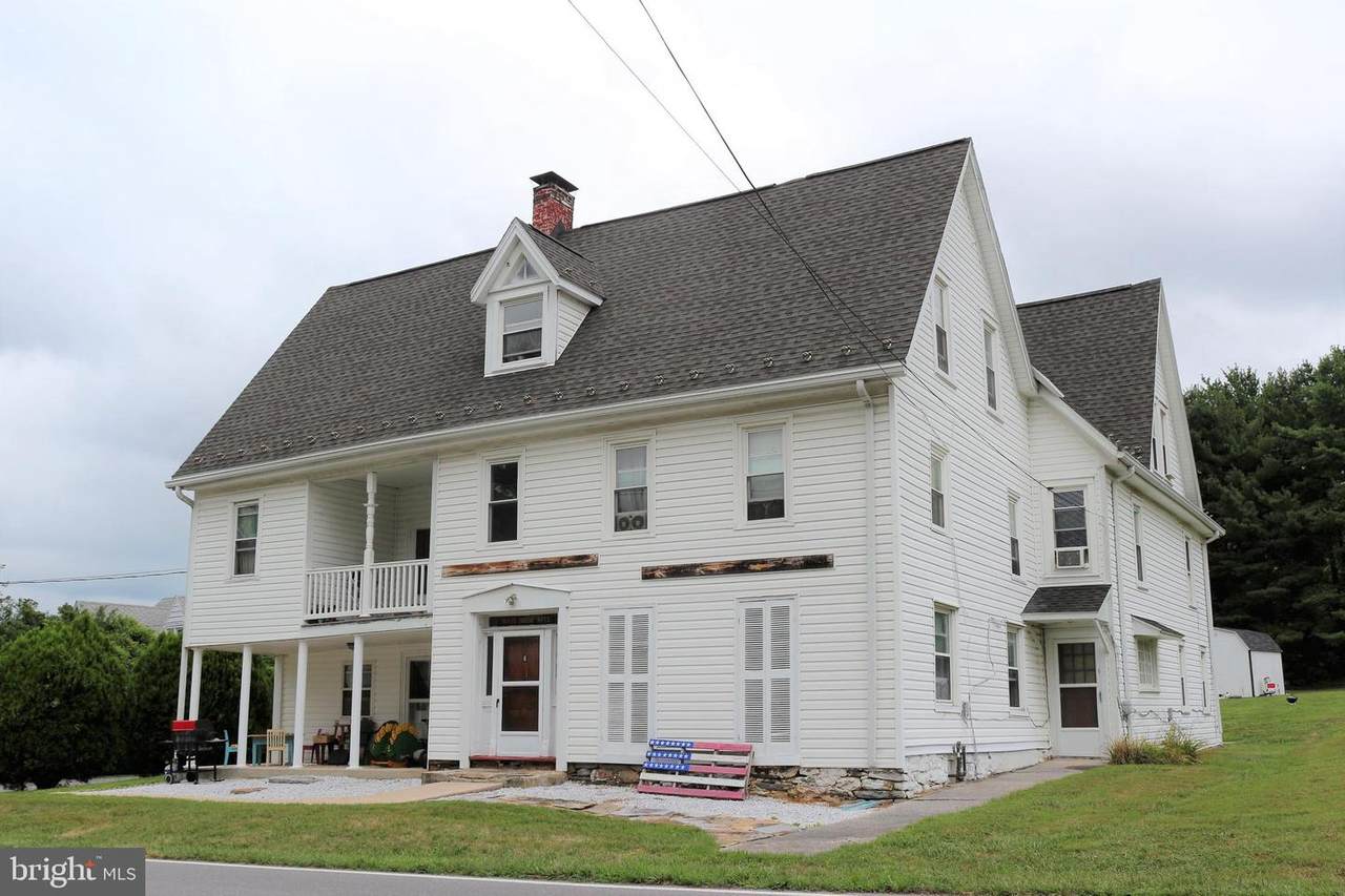 8 Pennsylvania Avenue - Photo 1