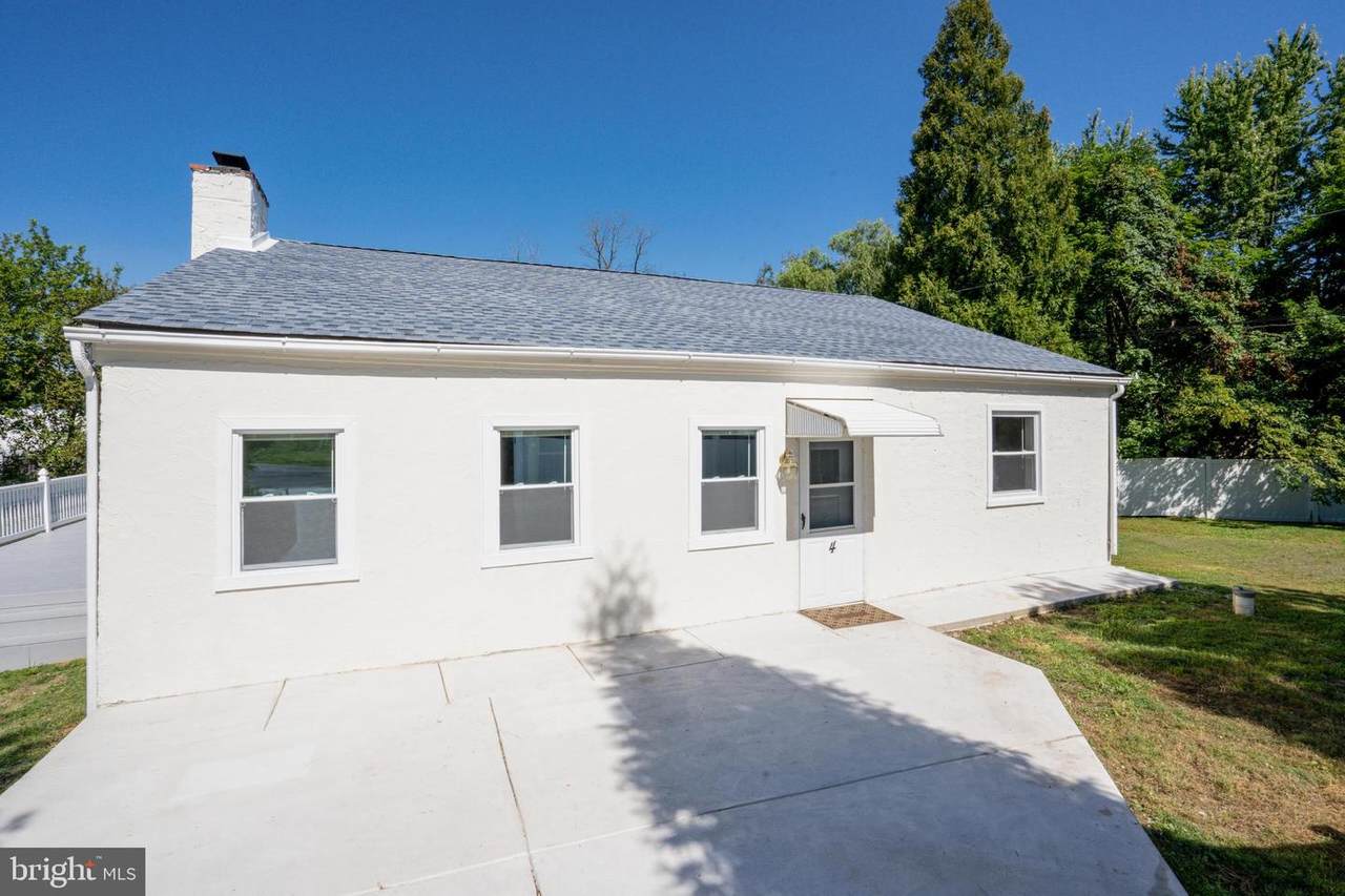 4 Village Drive - Photo 1