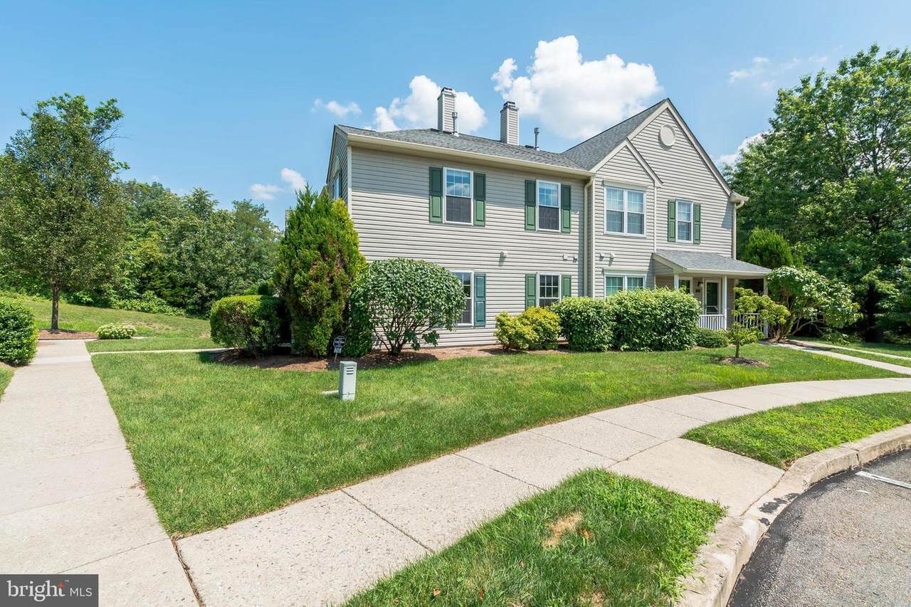 236 Cobblestone Court - Photo 1