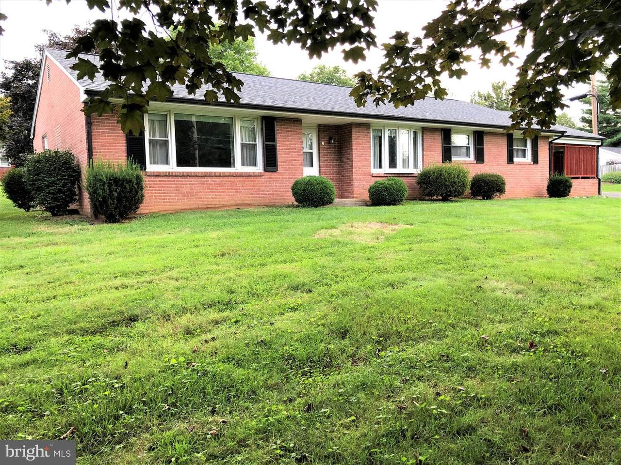 2 Hampton Road - Photo 1