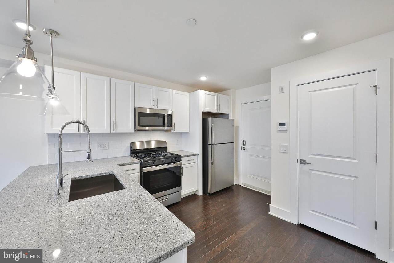 978 8TH Street - Photo 1
