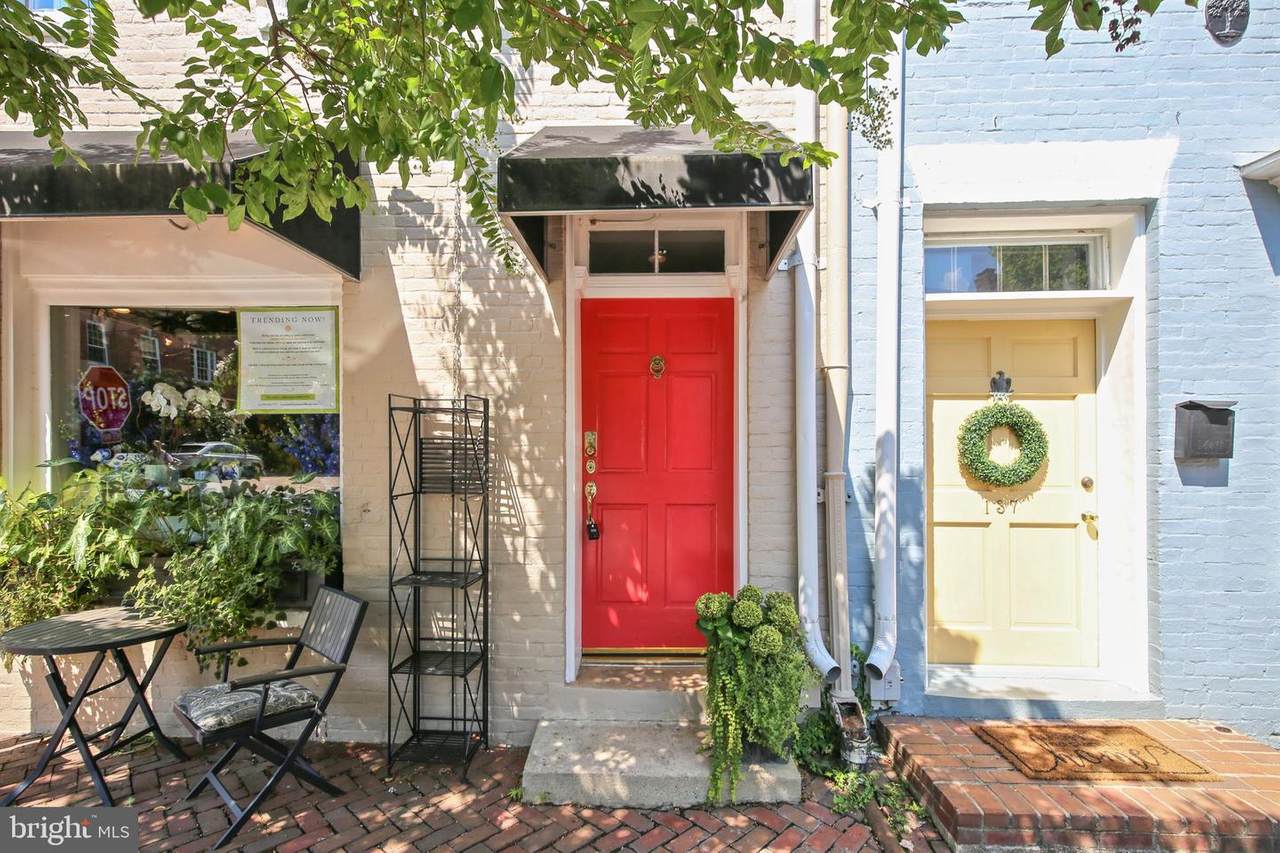 137 1/2 Fairfax - Photo 1