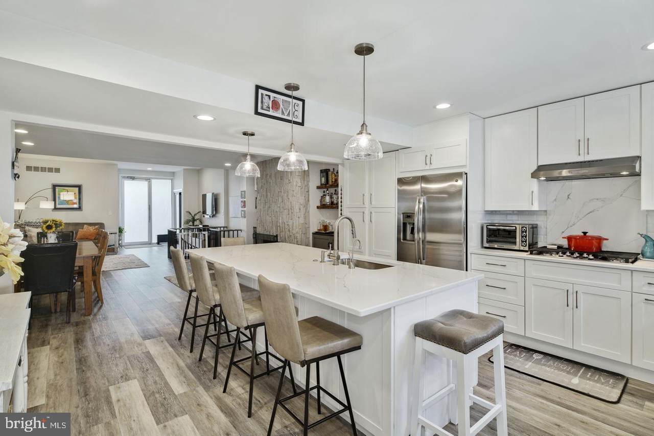 235 Catharine Street - Photo 1