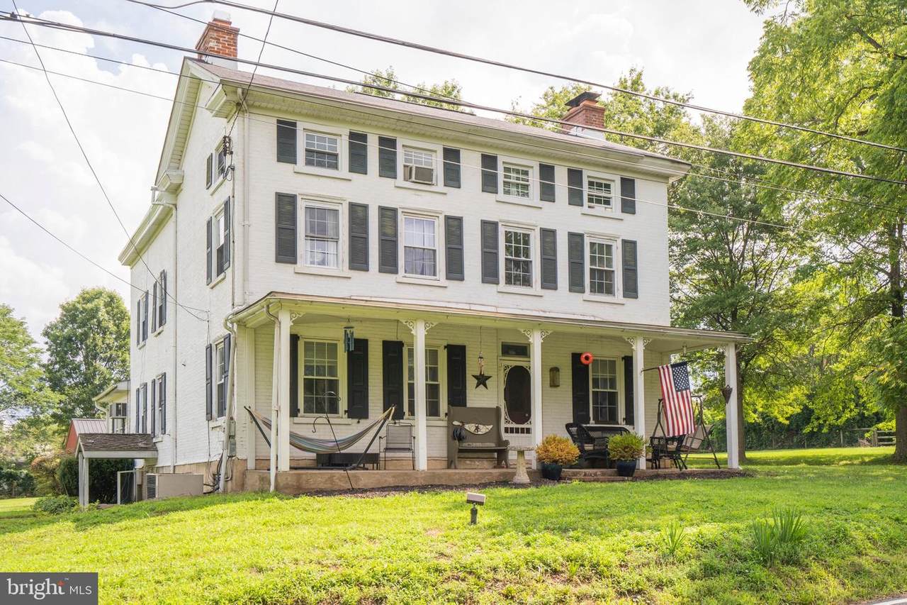 755 College Avenue - Photo 1