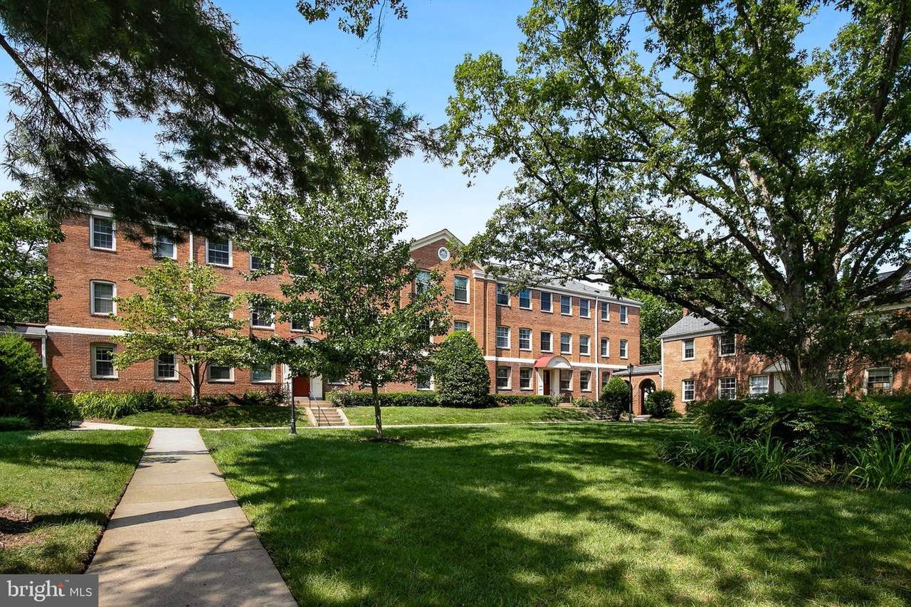 2509 Arlington Boulevard - Photo 1