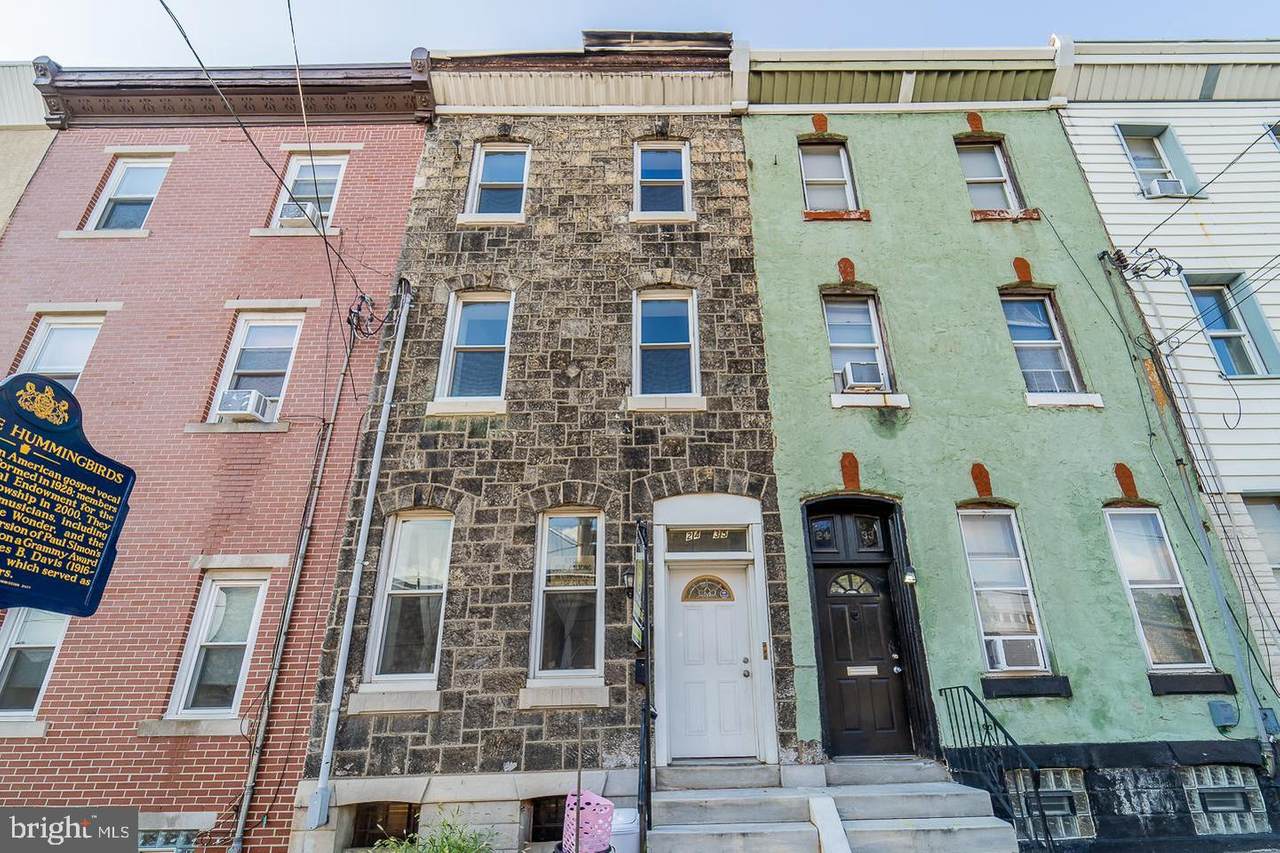 2435 College Avenue - Photo 1