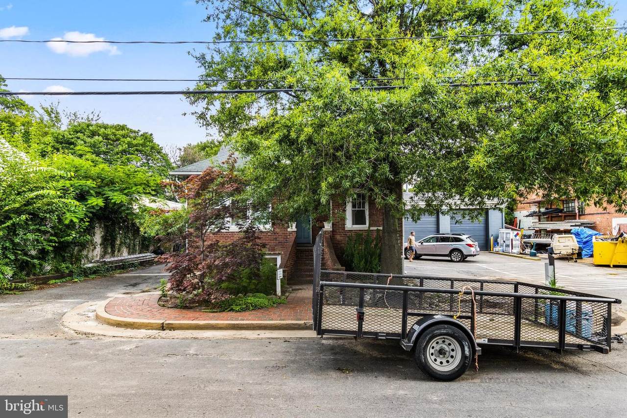 312 Calvert Avenue - Photo 1