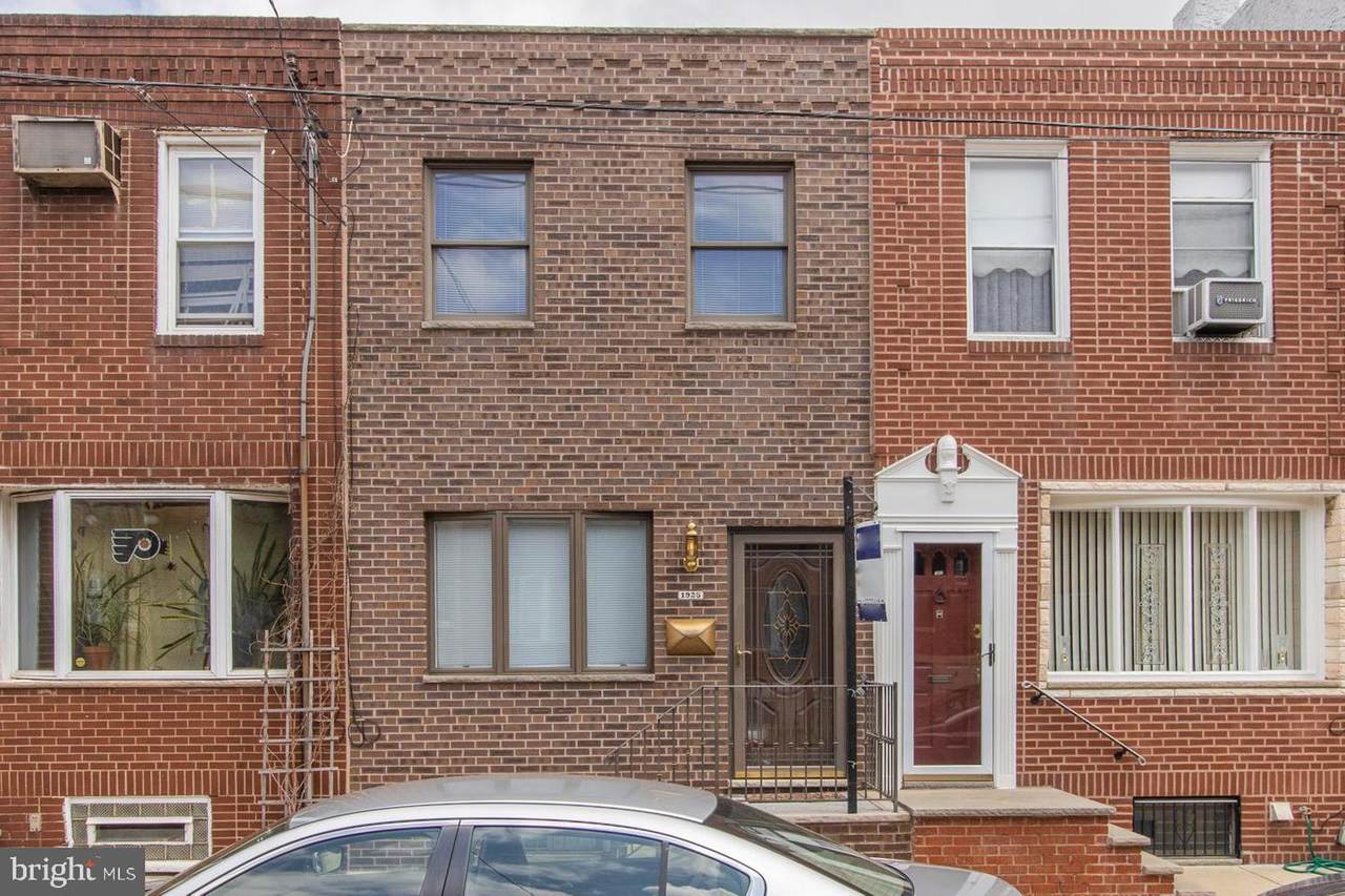 1925 11TH Street - Photo 1