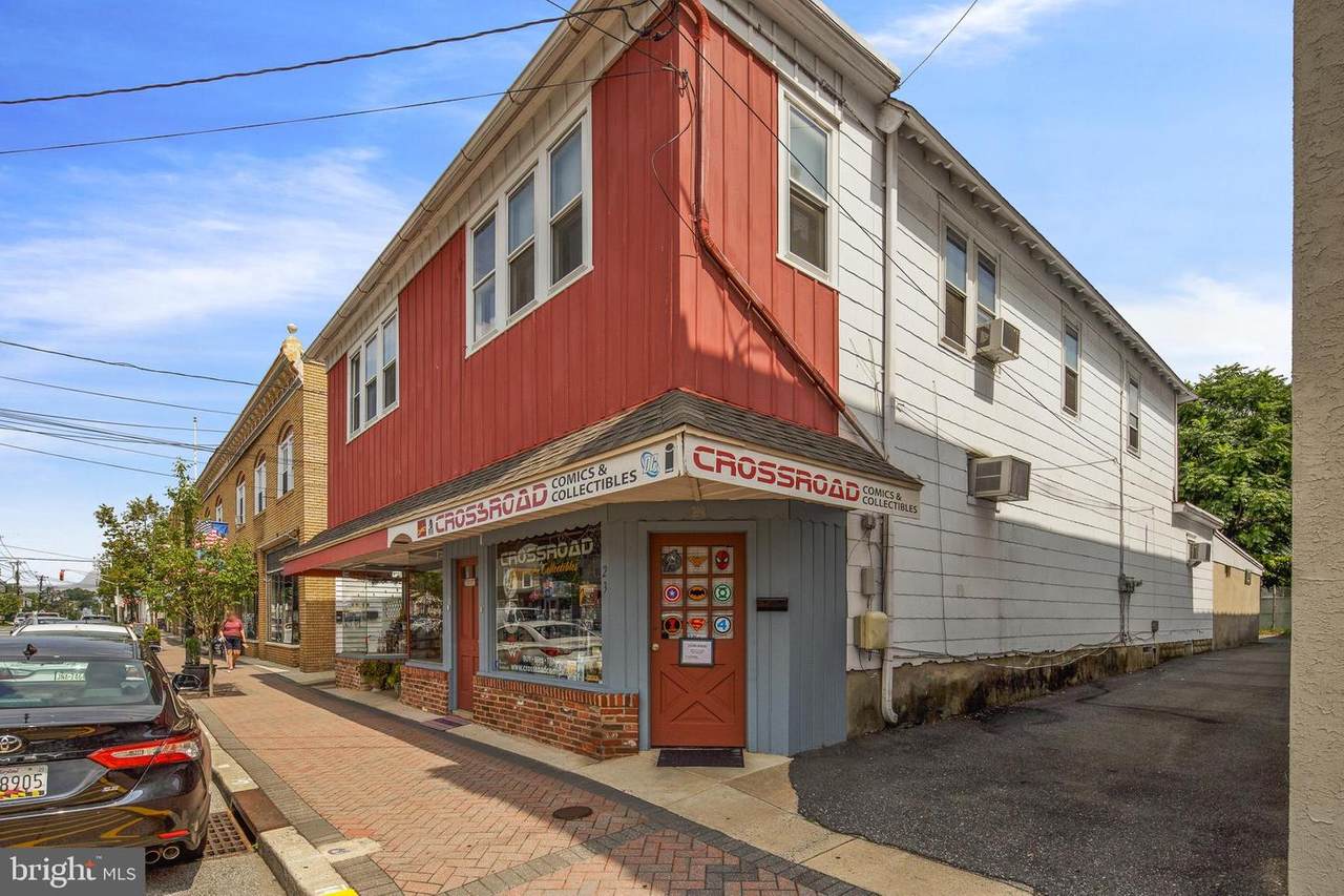 21-23 Broadway - Photo 1