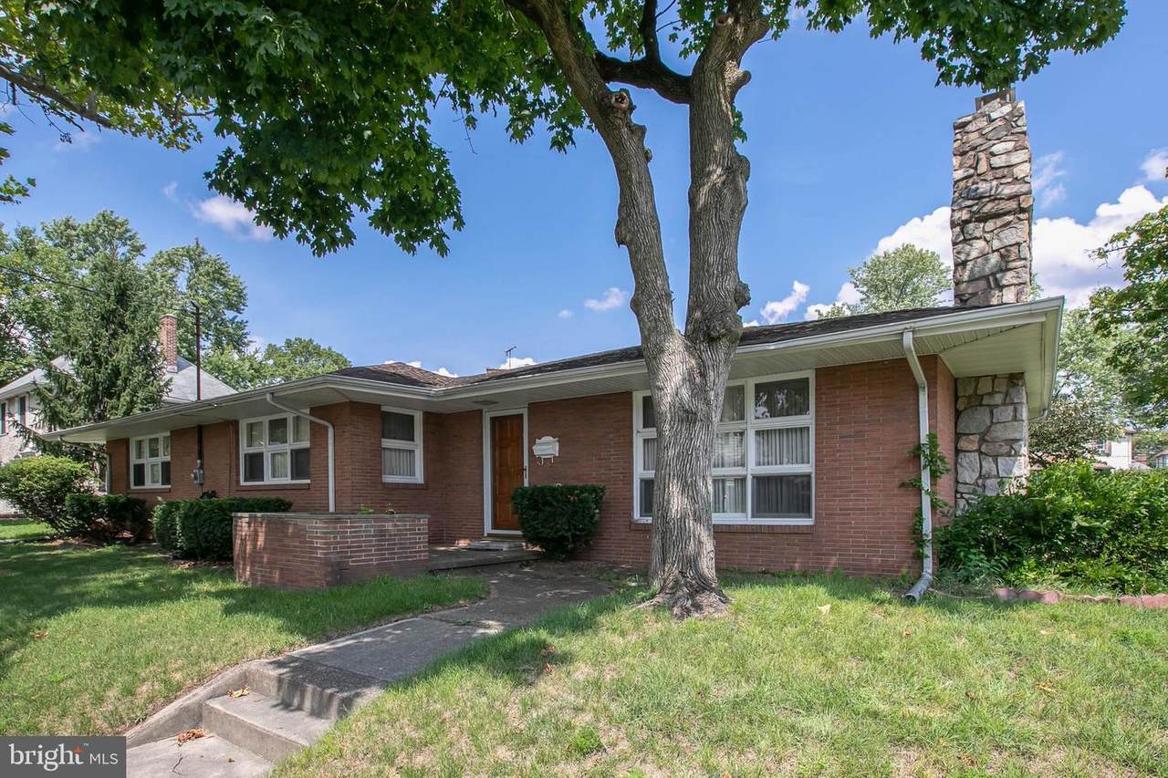 112 Paris Avenue - Photo 1