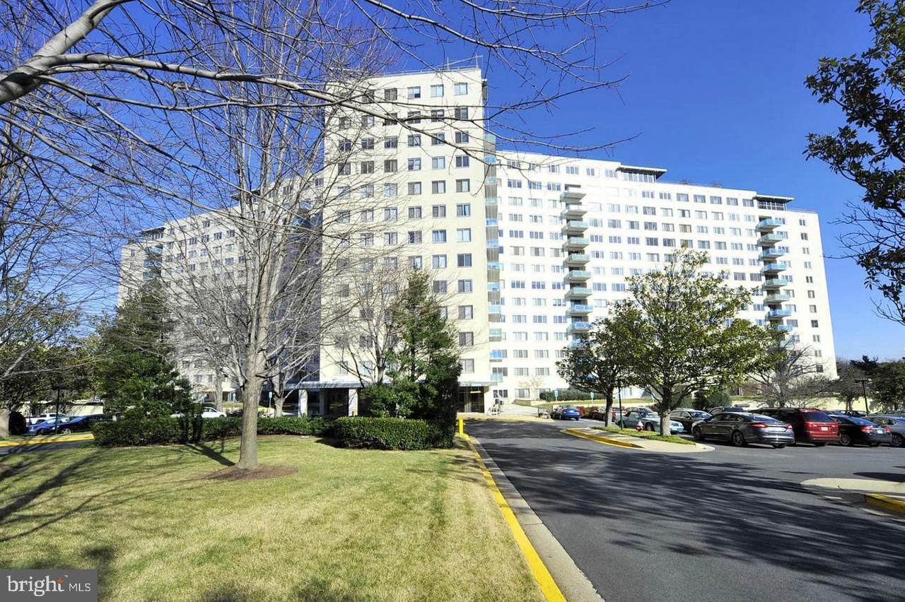 10201 Grosvenor Place - Photo 1