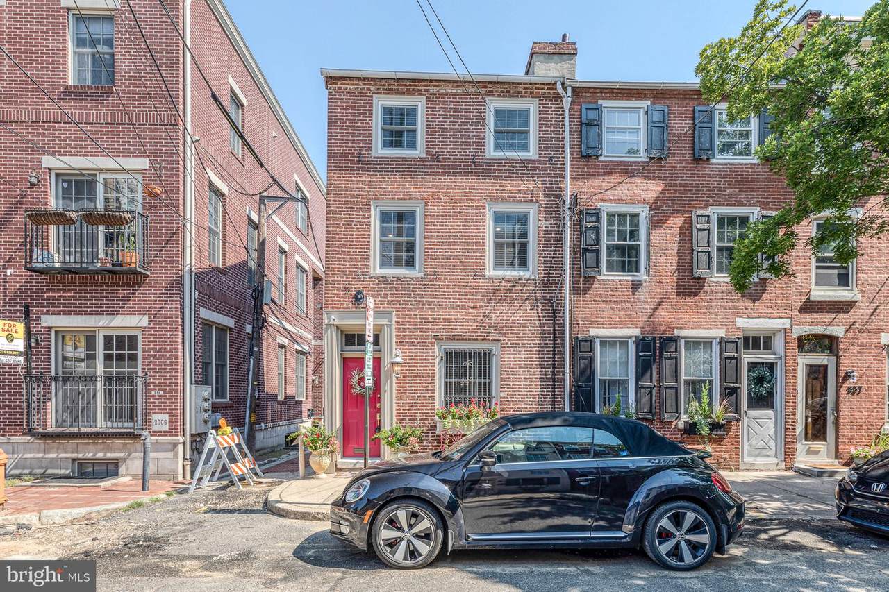 241 Montrose Street - Photo 1