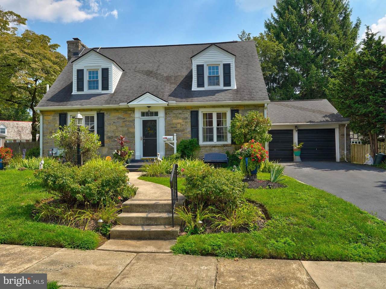 600 (aka 606) Villa Road - Photo 1