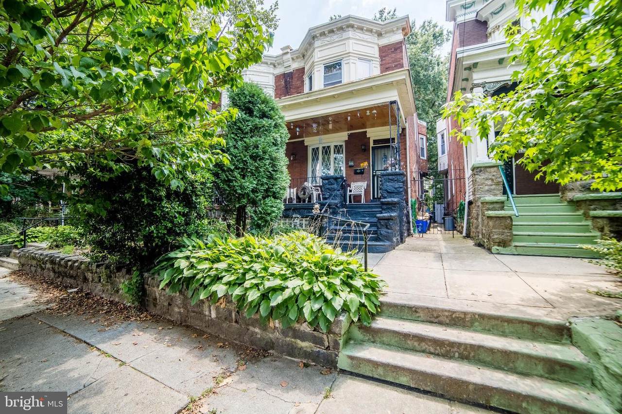 5042 Larchwood Avenue - Photo 1