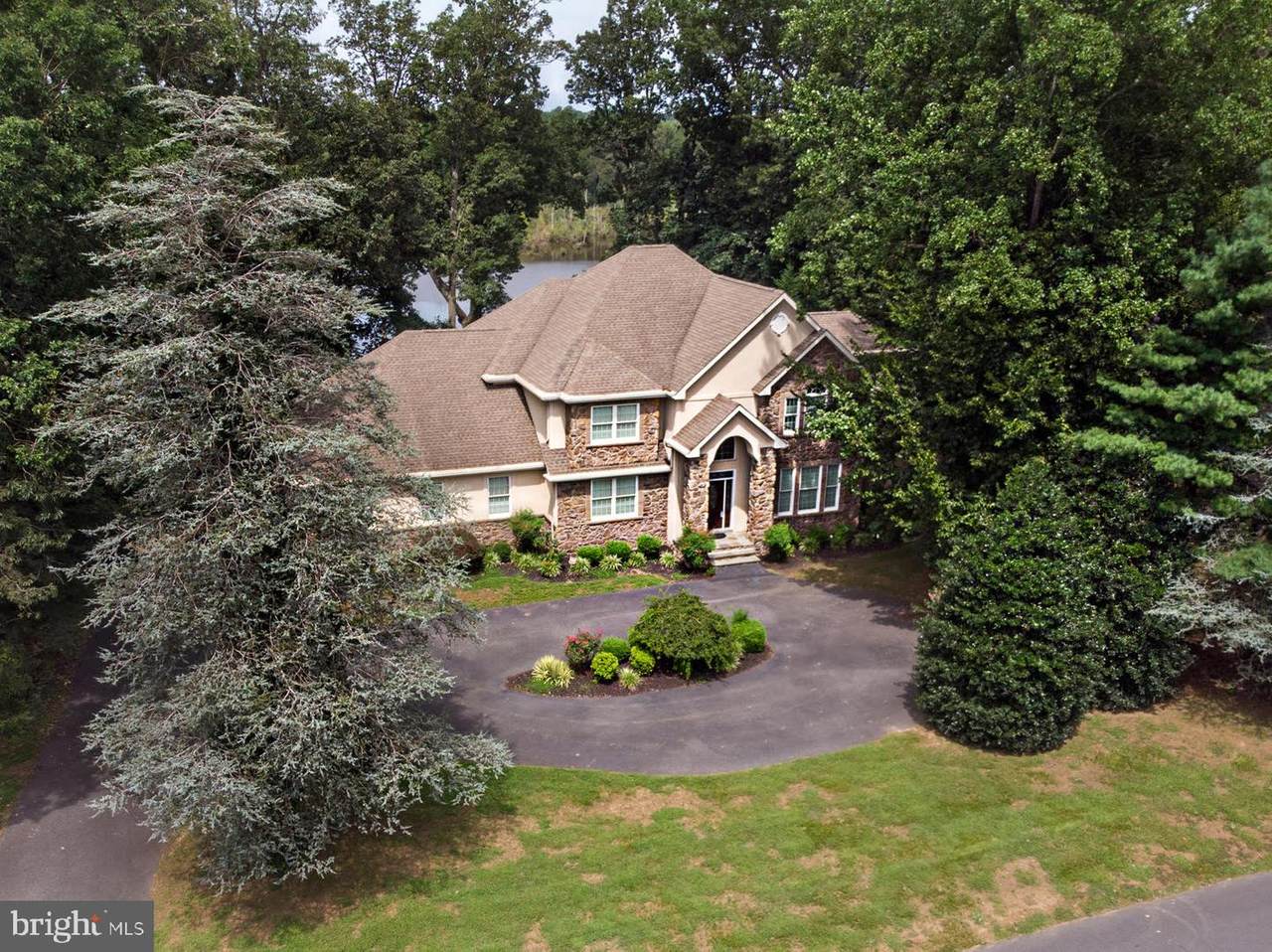 105 Stuart Drive - Photo 1