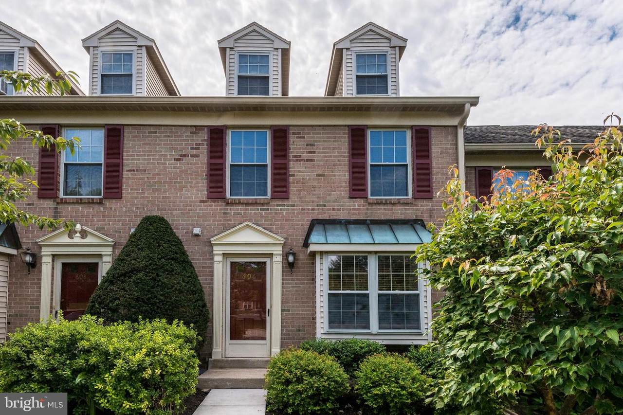 606 Shropshire Drive - Photo 1