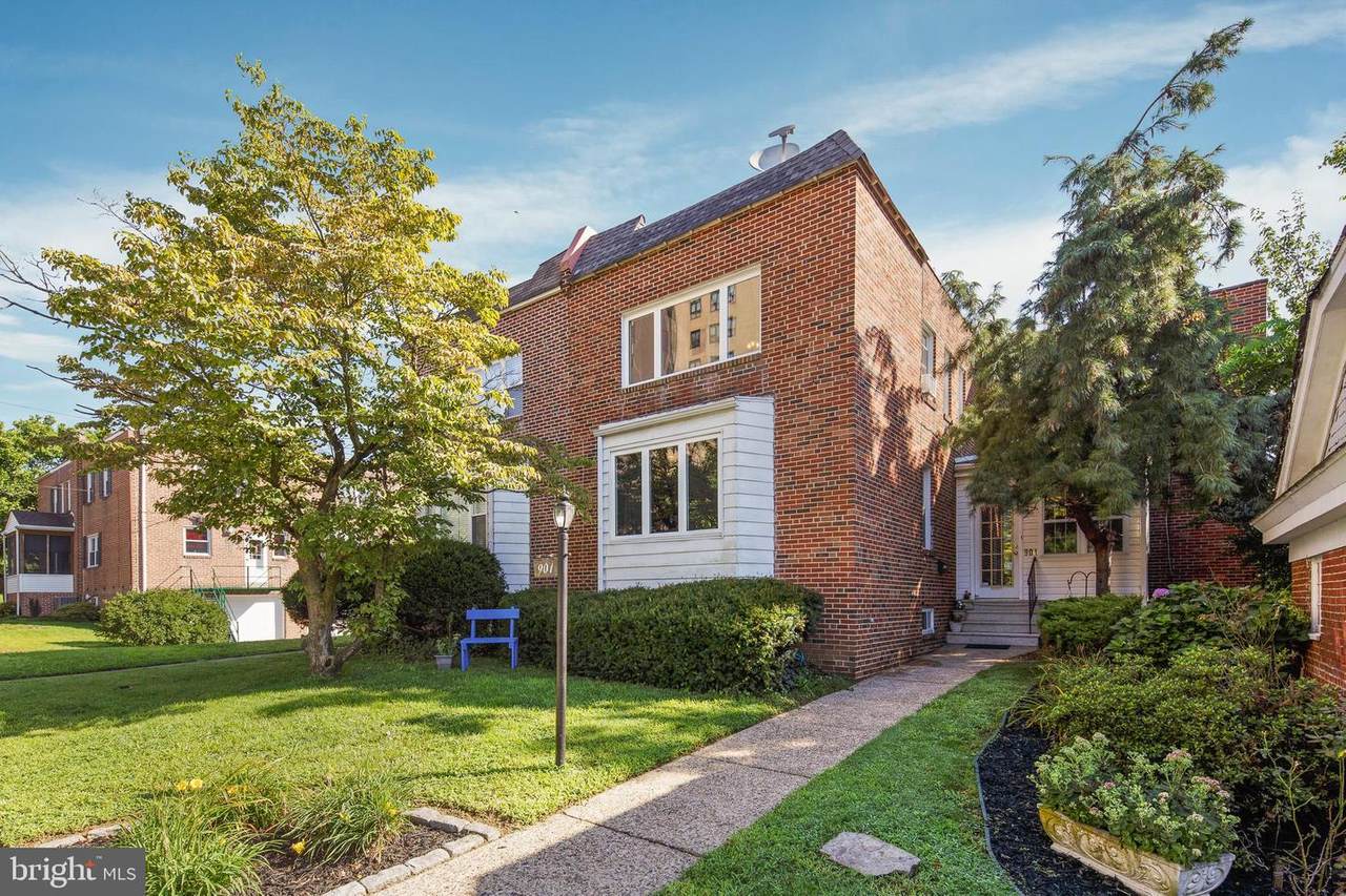 901 19TH Street - Photo 1
