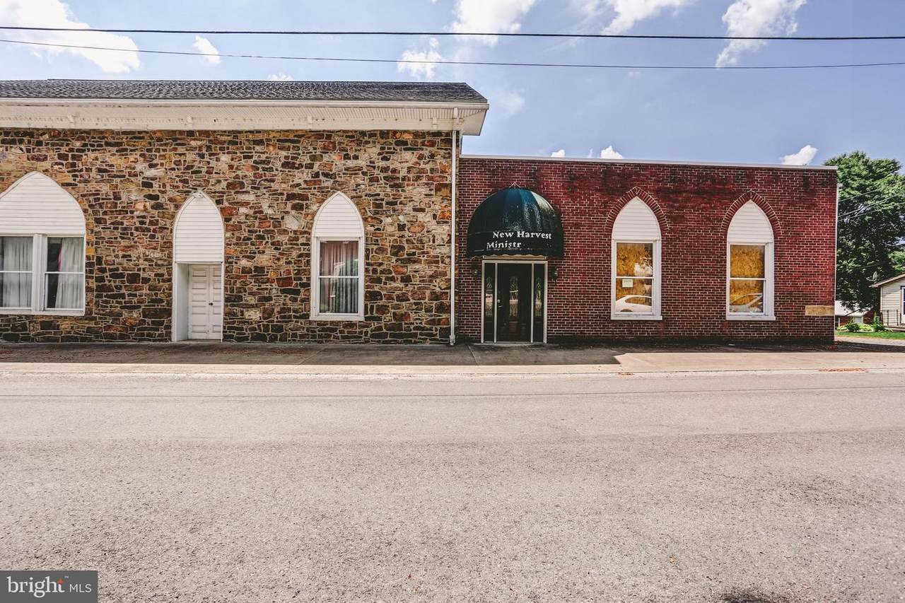 211 Sunbury Street - Photo 1
