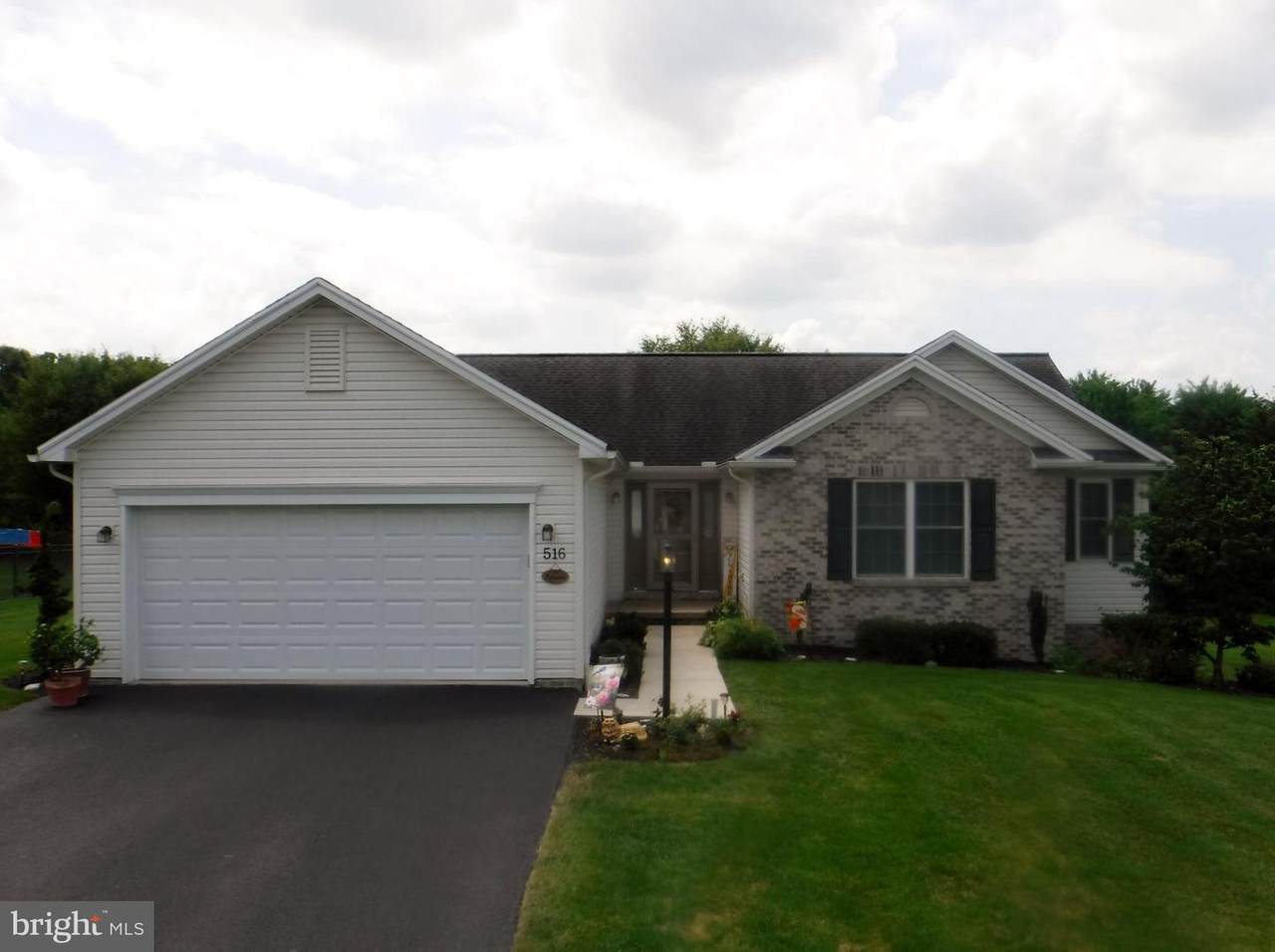 516 Franklin Square Drive - Photo 1