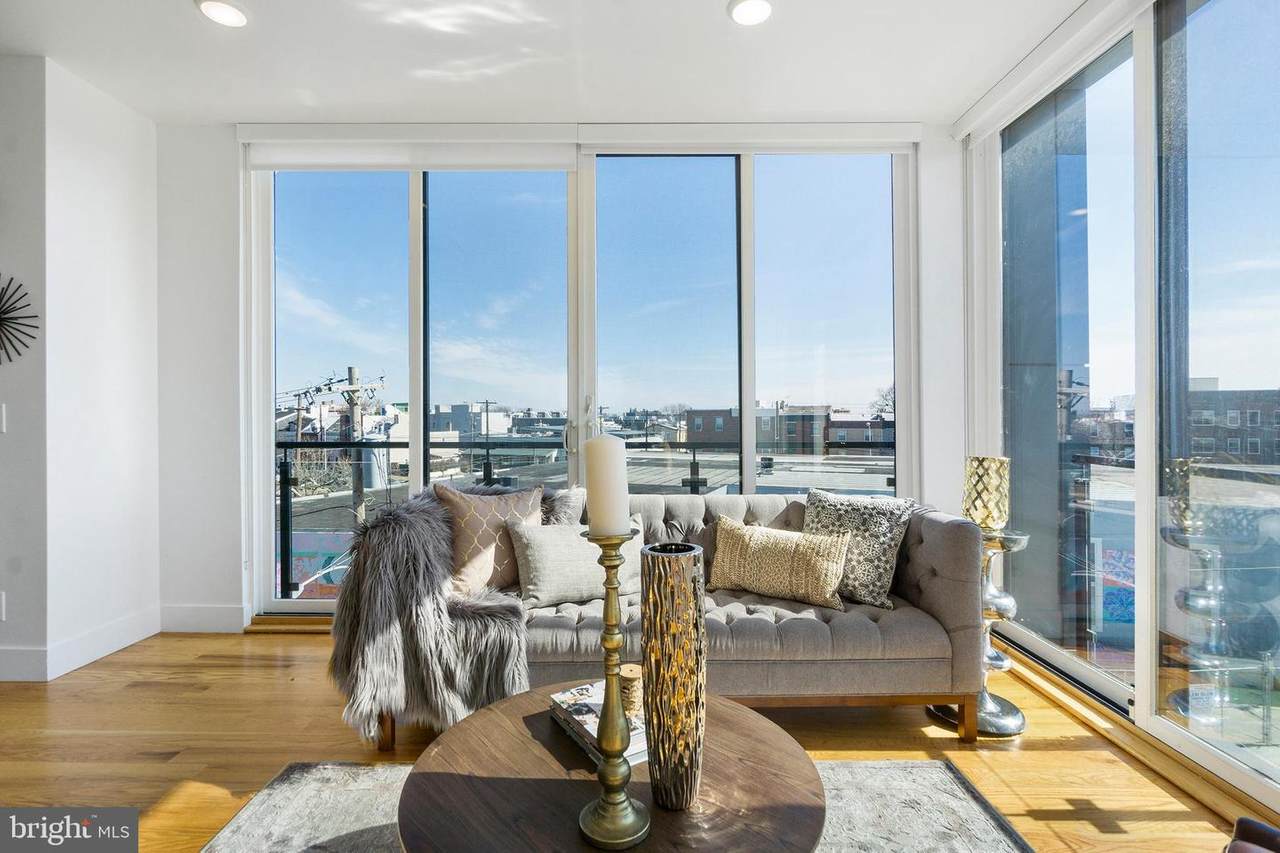 214 W Thompson - Photo 1