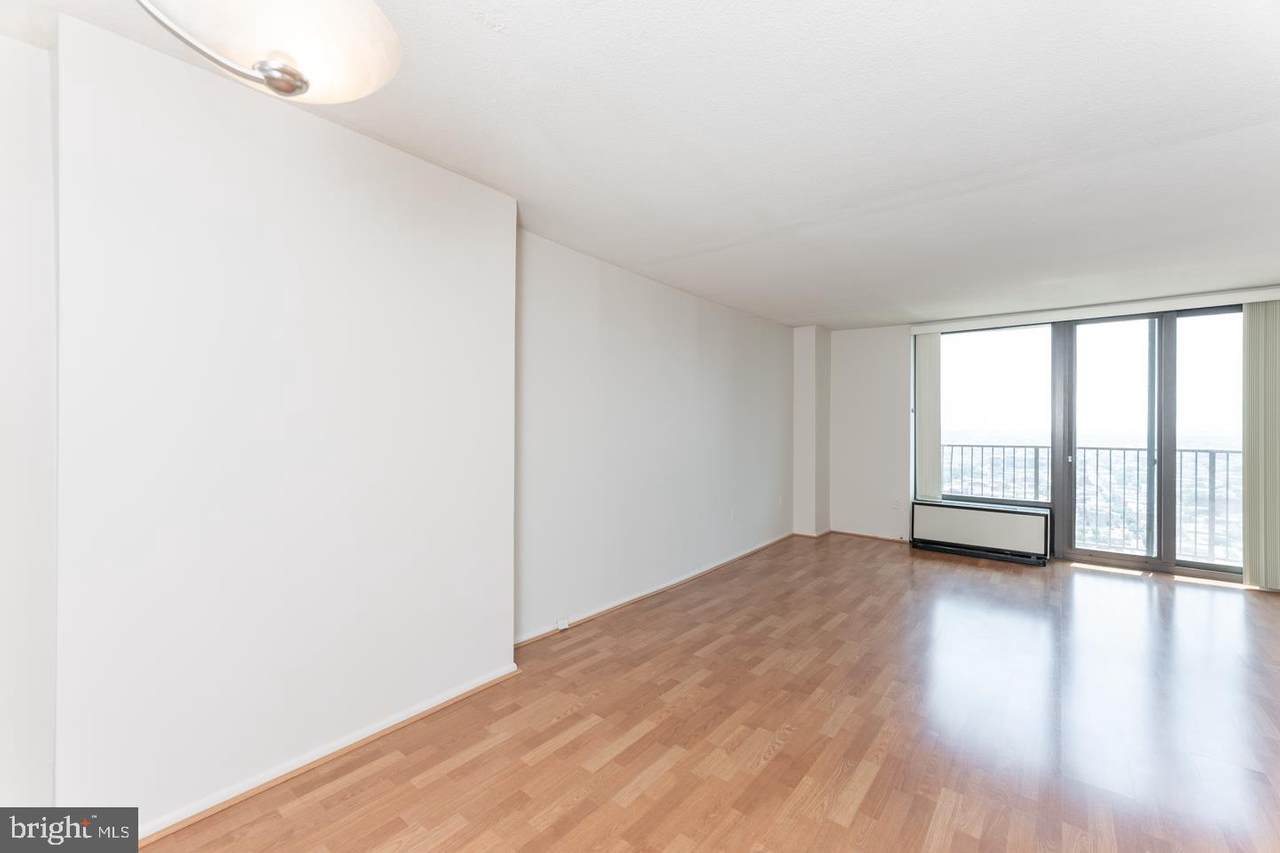 1420 Locust Street - Photo 1