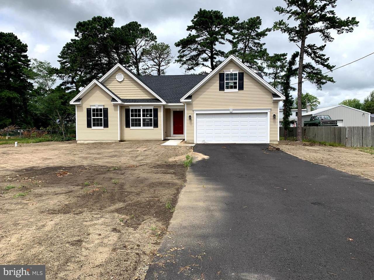 239 Cherokee Drive - Photo 1