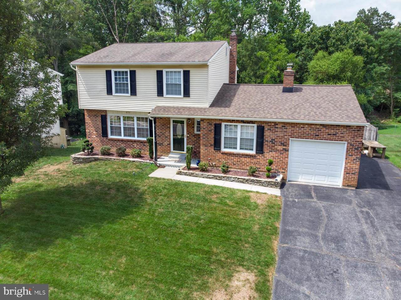 420 Hanna Drive - Photo 1