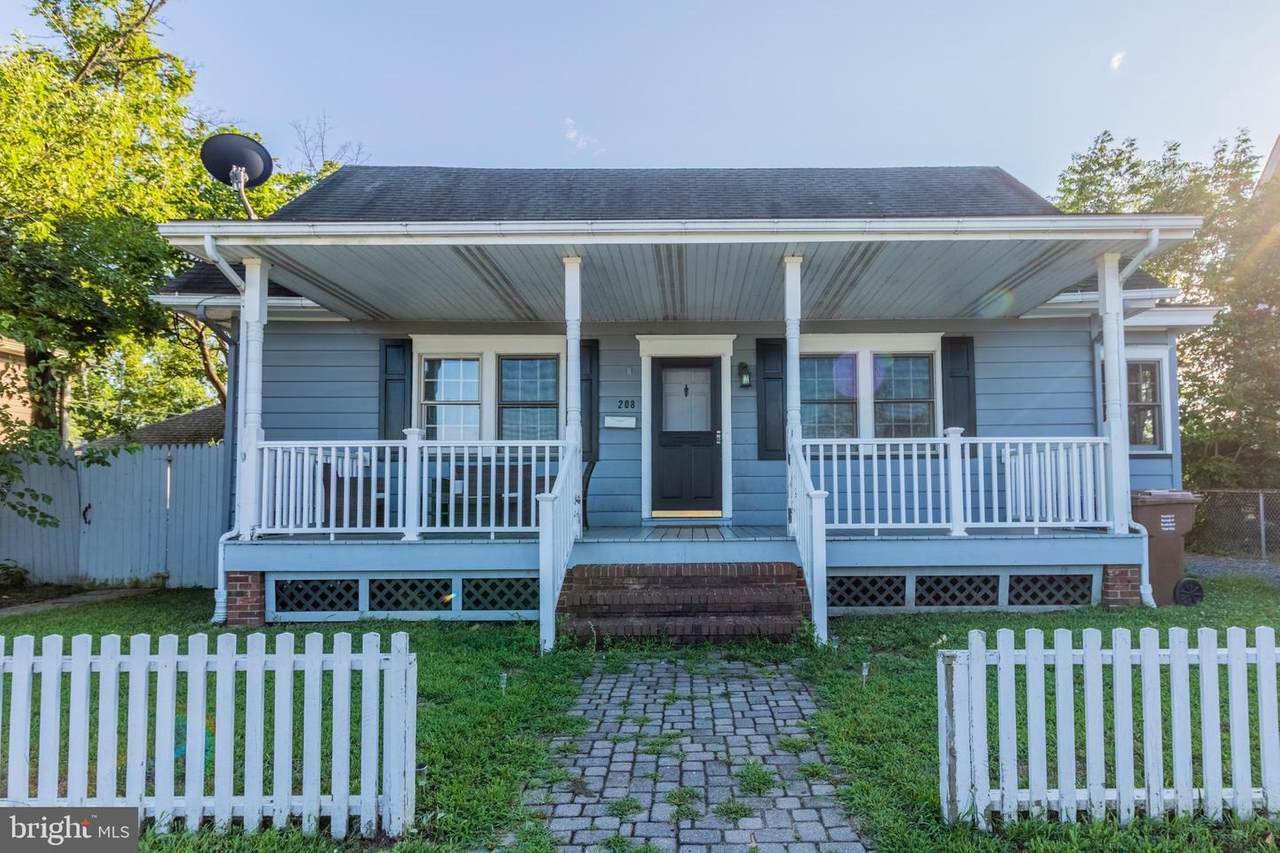 208 Broad Street - Photo 1