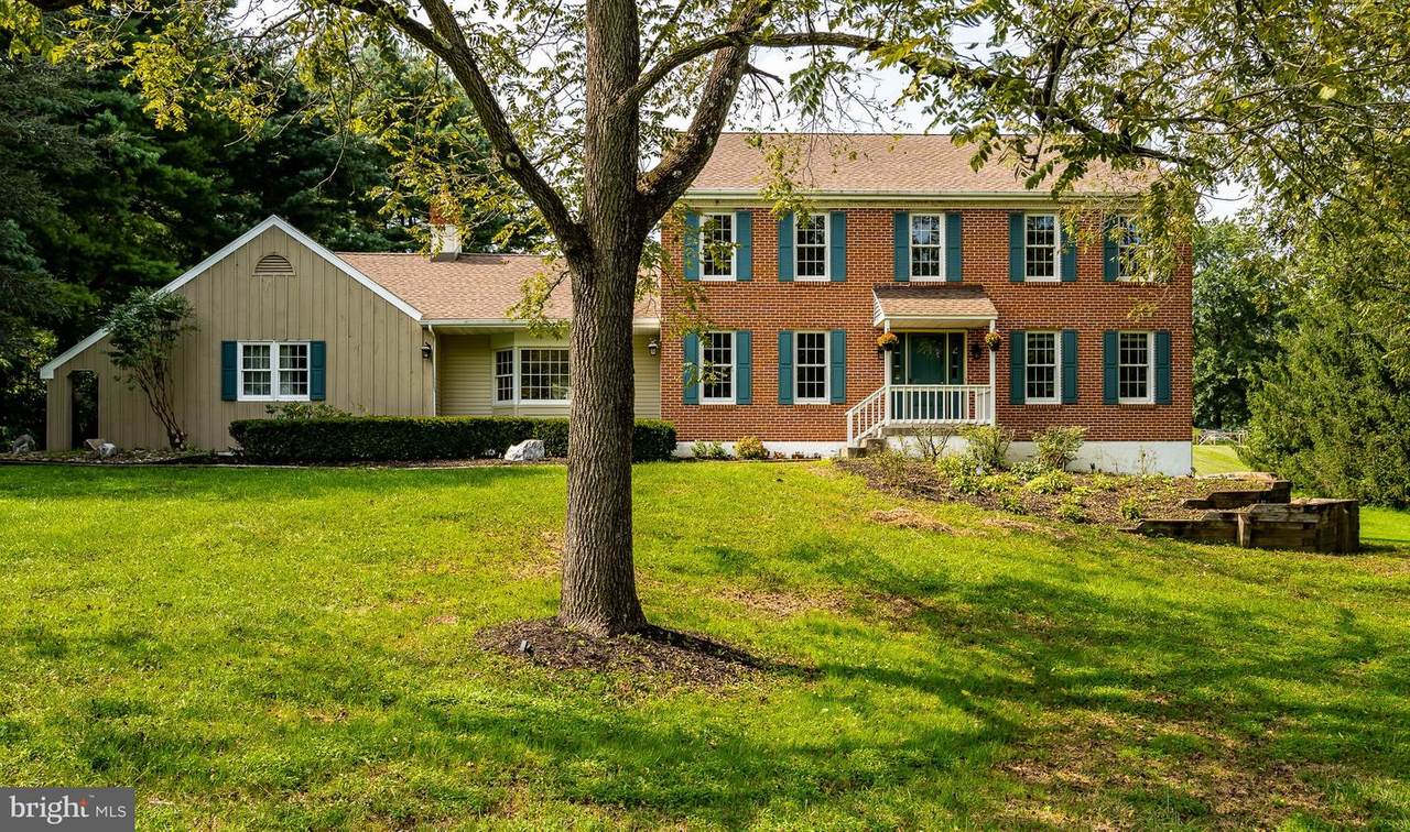 1015 Farm Lane - Photo 1