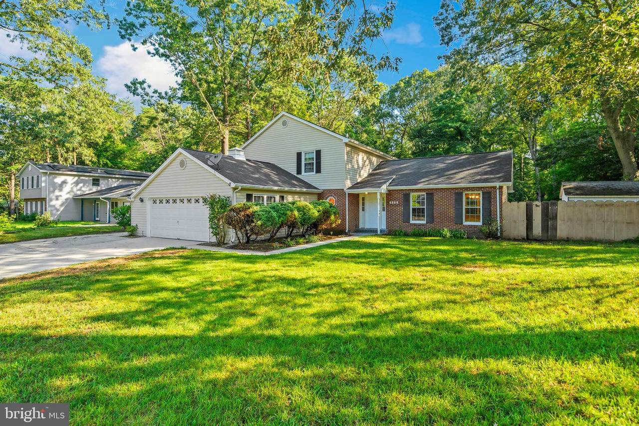 2811 Pinewood Drive - Photo 1