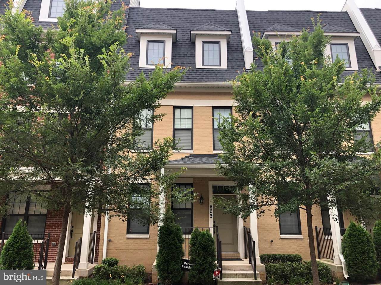 609 Lancaster Street - Photo 1