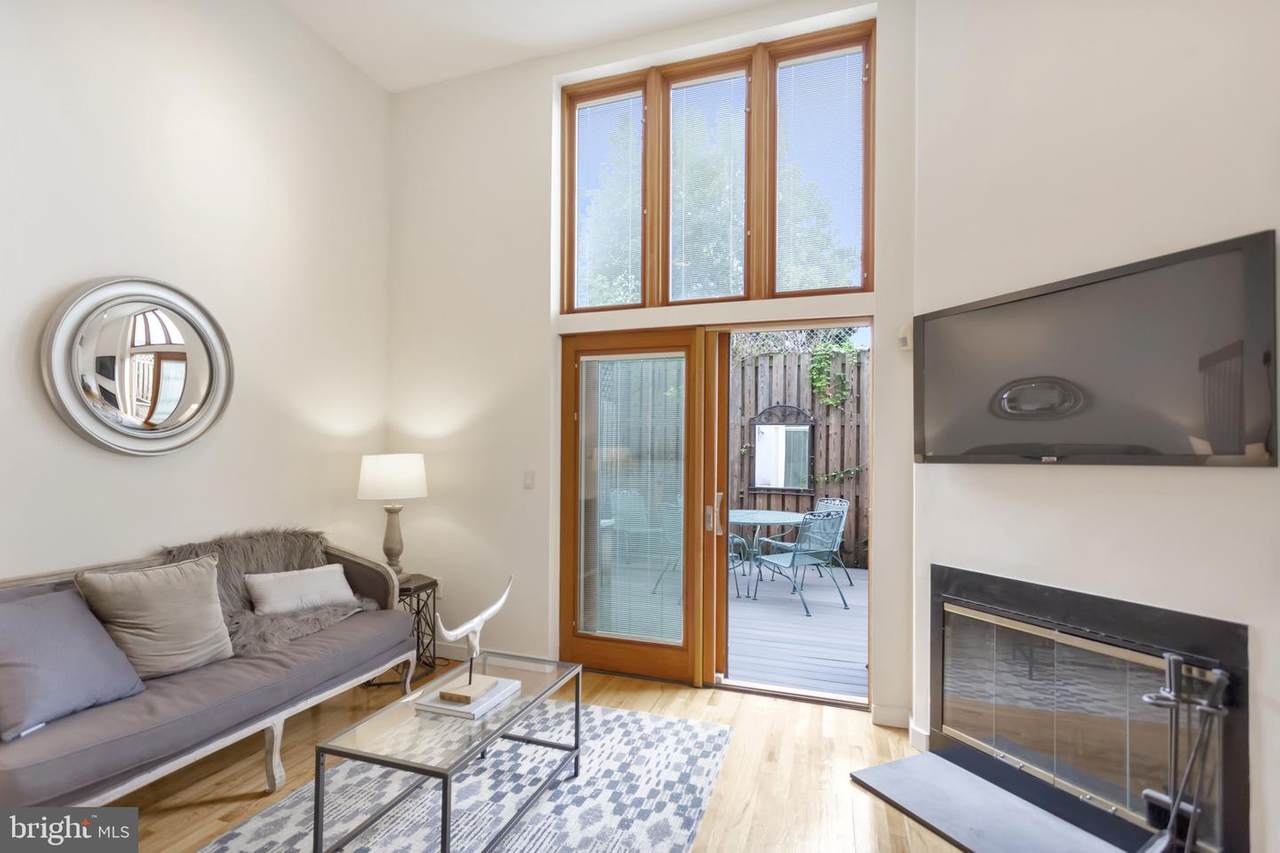 312 Queen Street - Photo 1