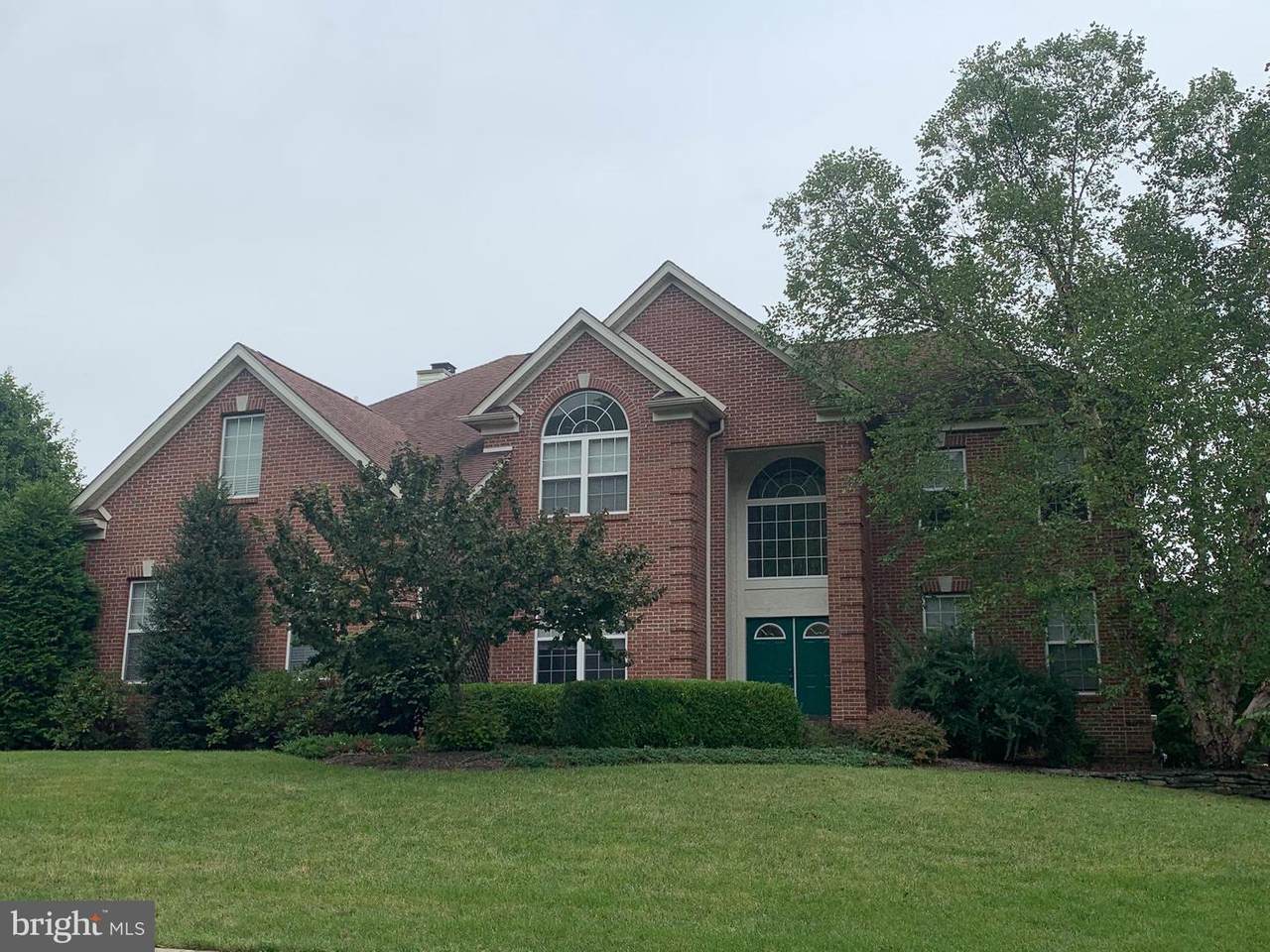 229 Creekside Drive - Photo 1