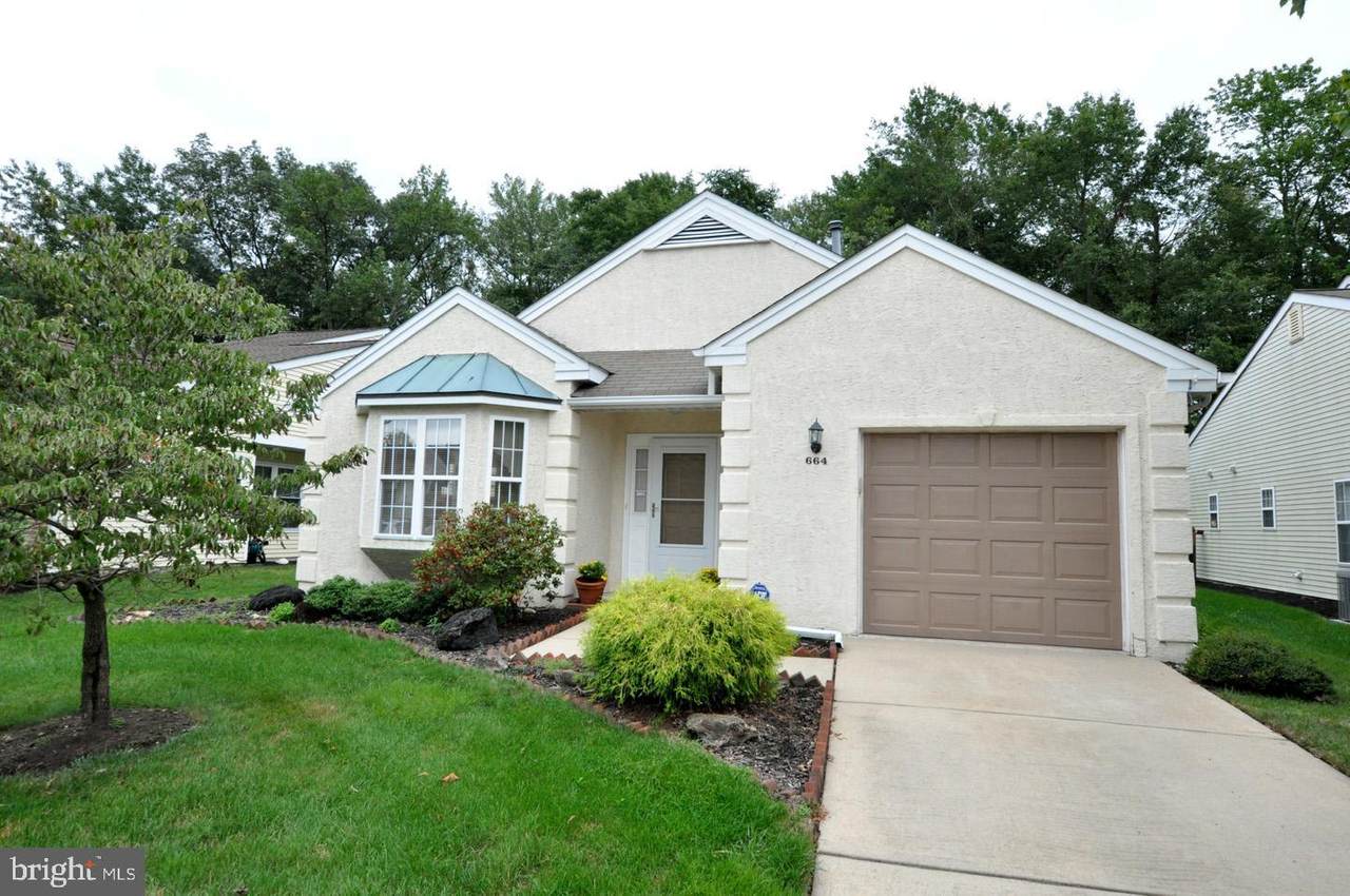 664 Cascade Dr S - Photo 1