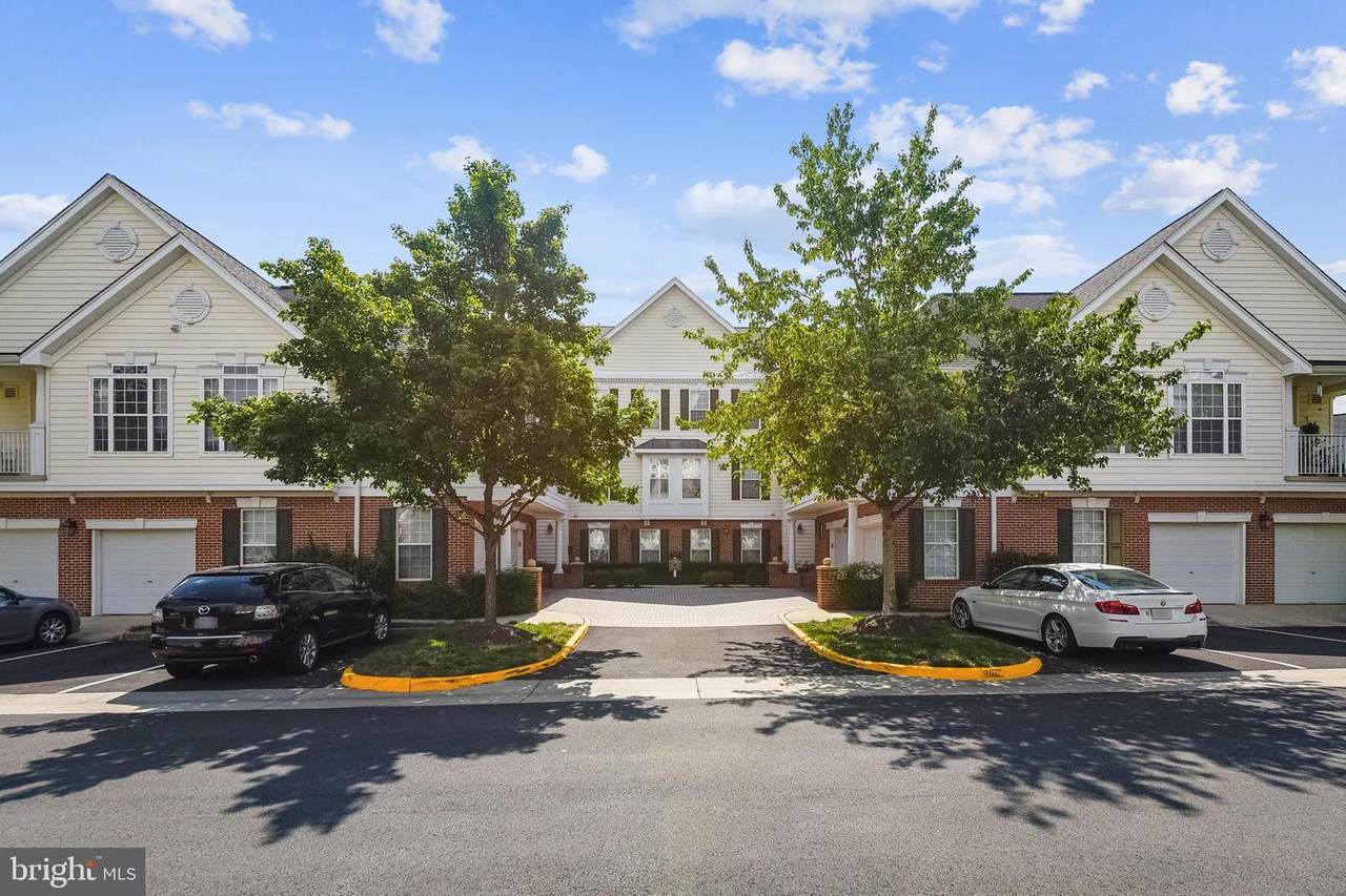 25240 Lake Shore - Photo 1