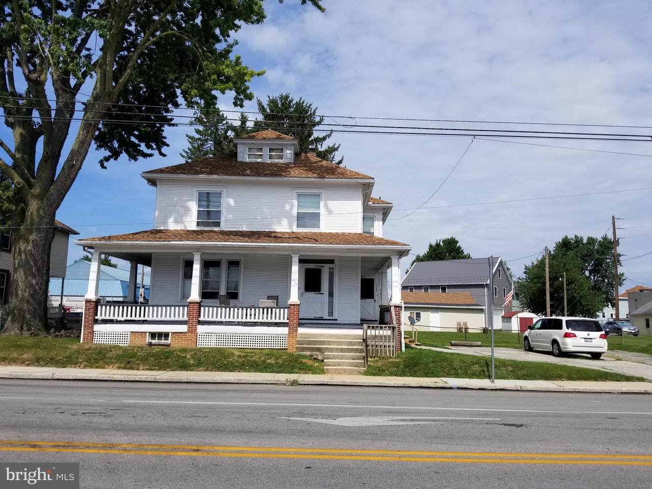 727 3RD Street - Photo 1