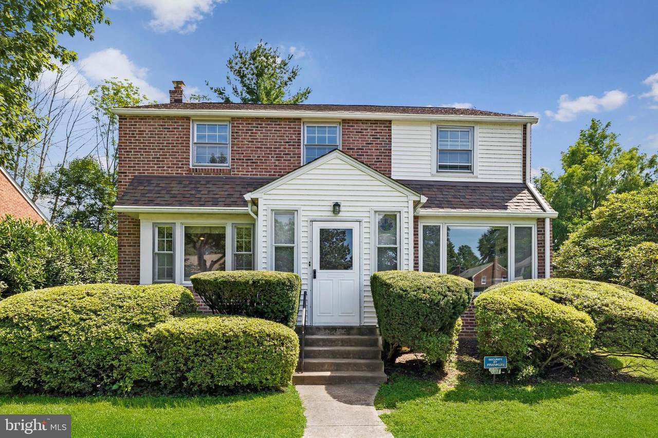427 Hastings Avenue - Photo 1