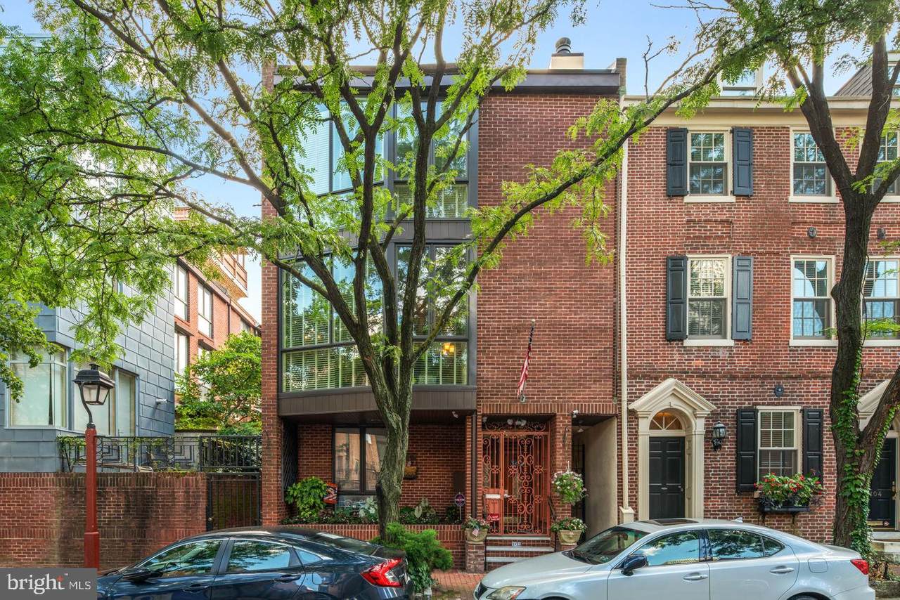 102 Delancey Street - Photo 1