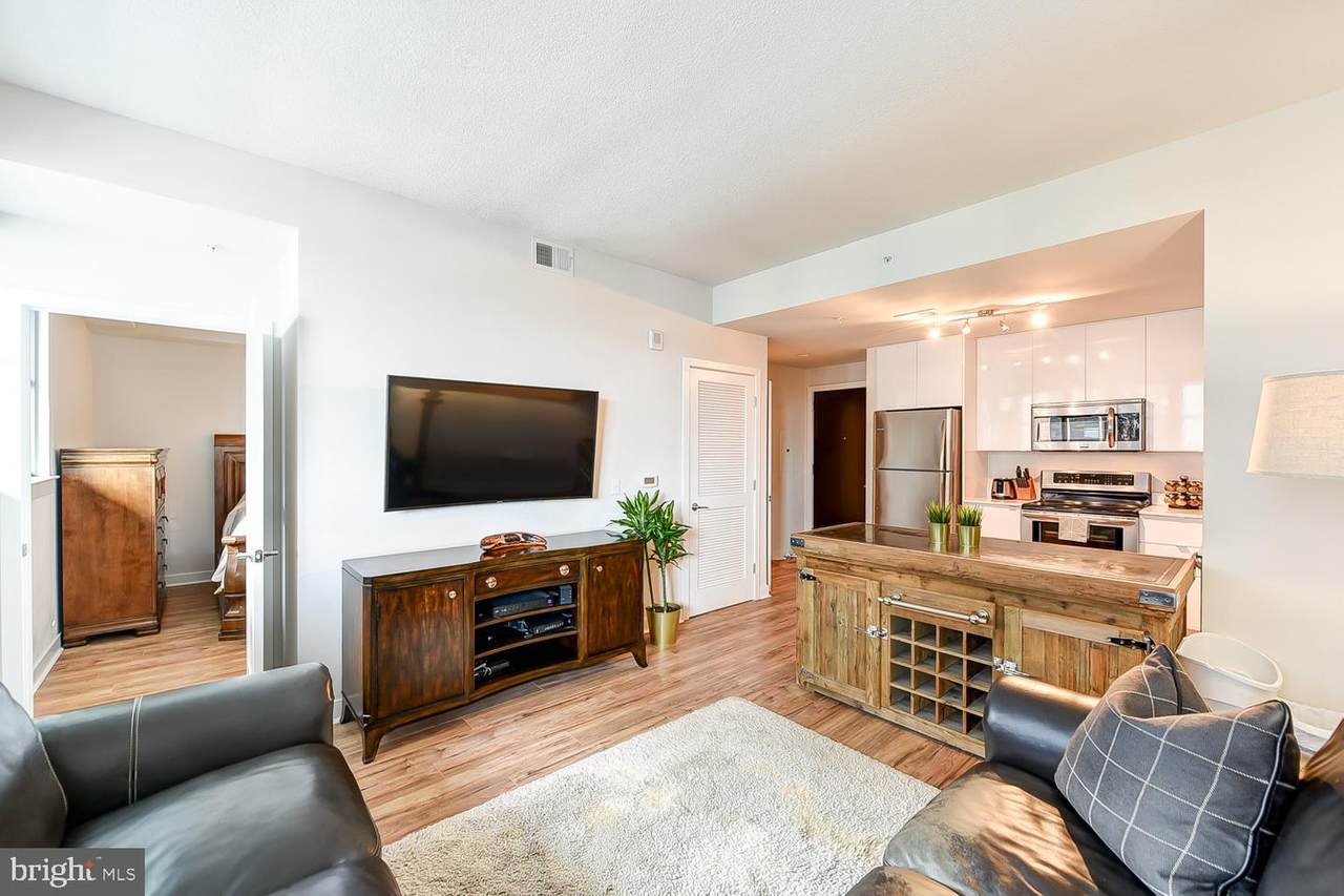 460 New York Avenue - Photo 1
