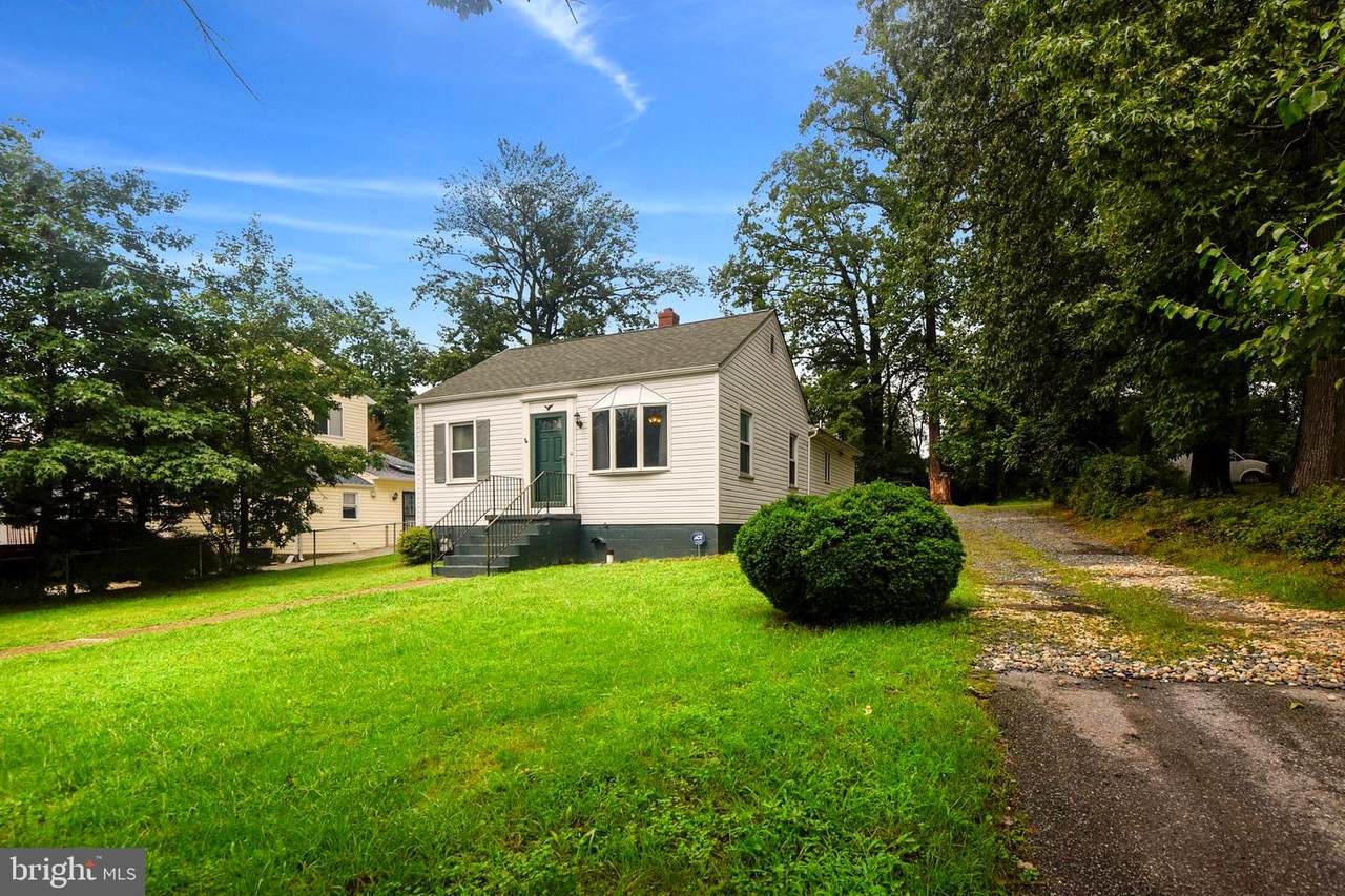 1044 Forest Hills Avenue - Photo 1