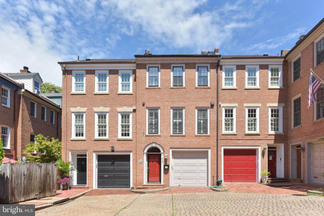 415 Pitt Mews - Photo 1