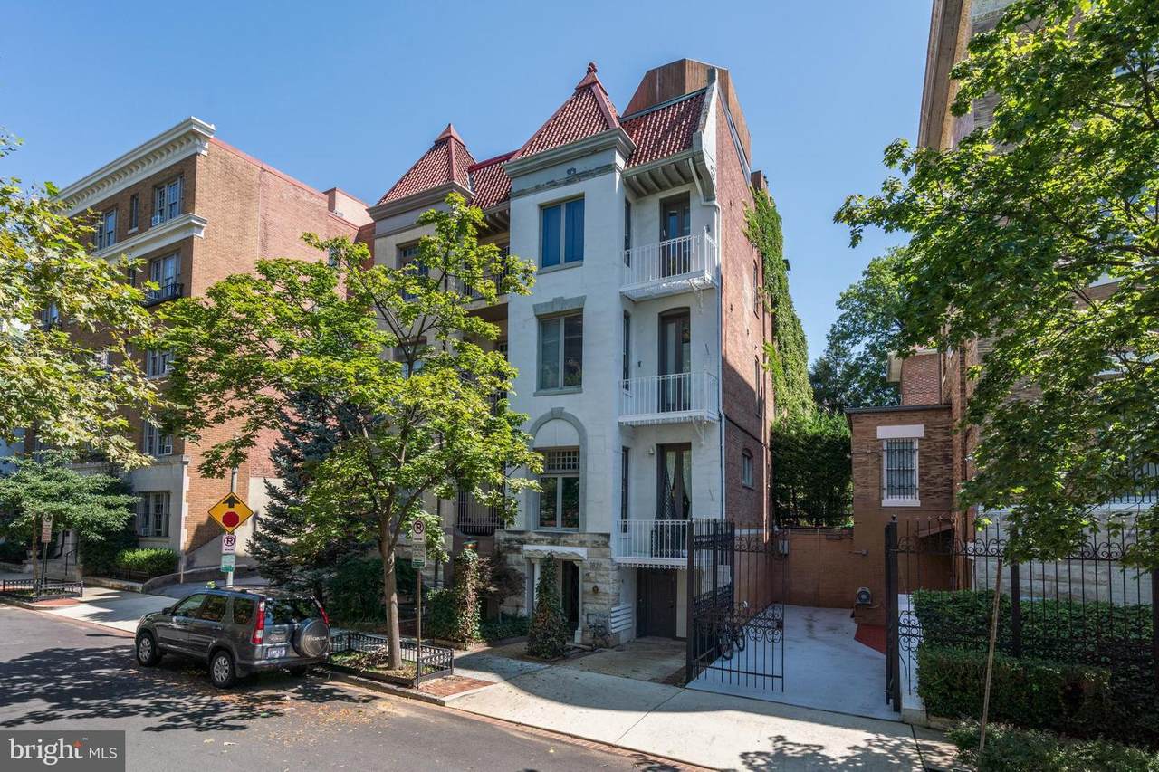 1827 Phelps Place - Photo 1