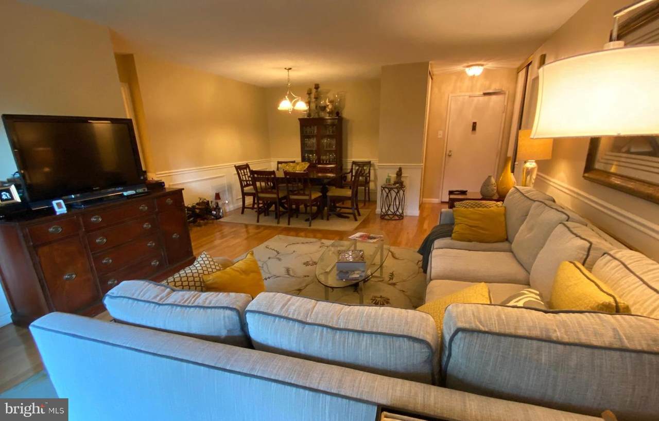 203 Yoakum Parkway - Photo 1