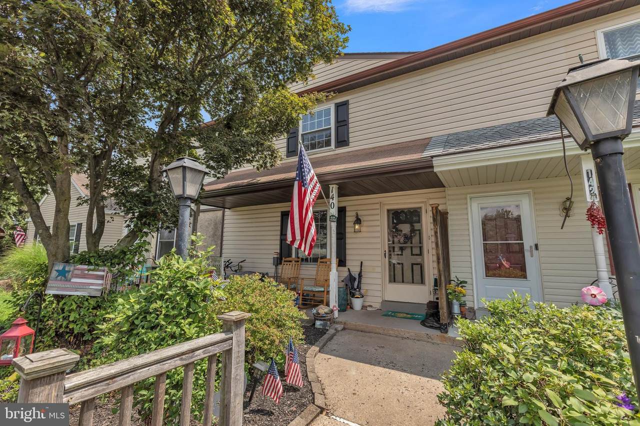140 Thomas Drive - Photo 1